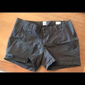 Gap maternity shorts